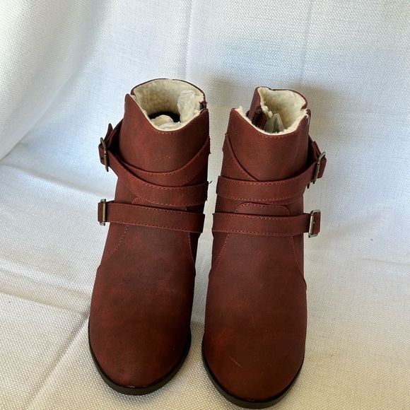 Just Fab Booties - Picture 2 of 4